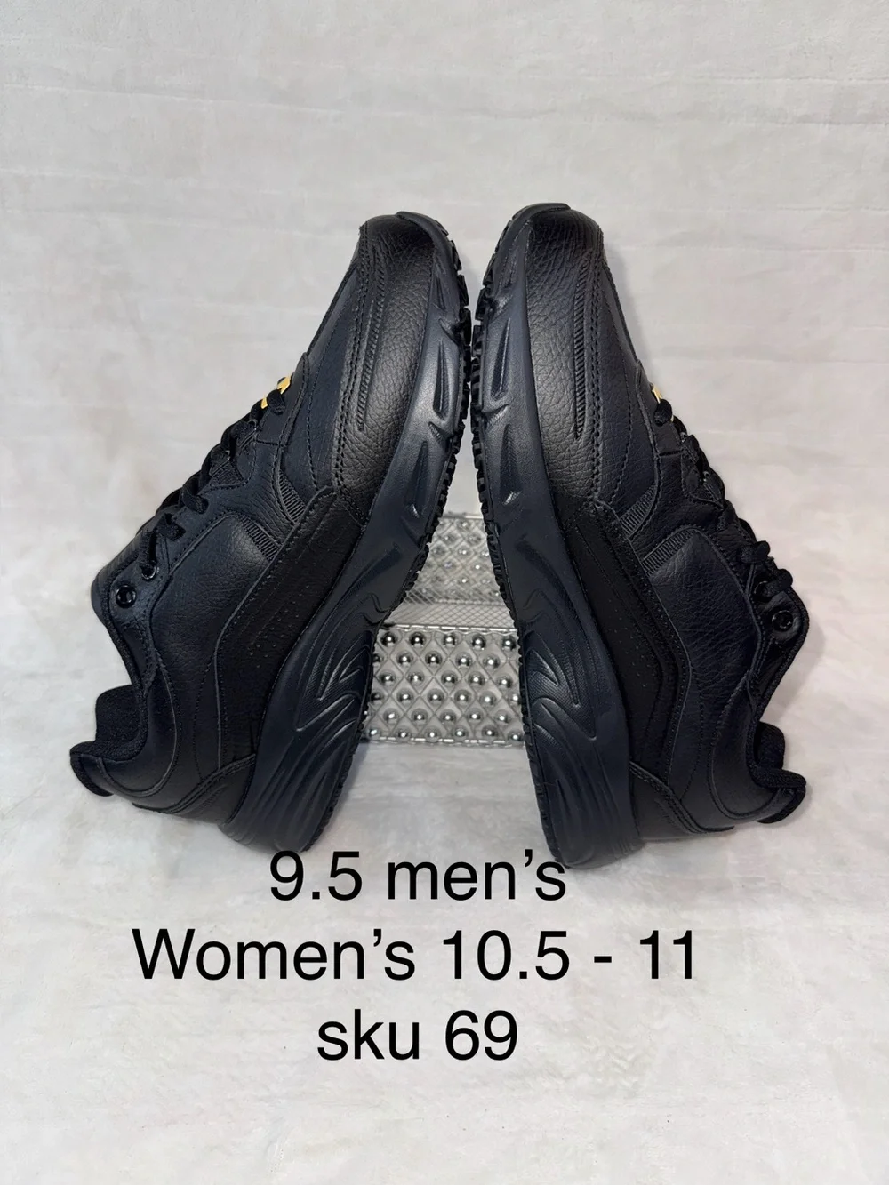 Fila Men's 9.5, Women’s 11, Black Athletic memory Workshift SR Trainer Shoes